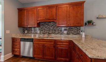 121 Lightwater Dr, Aberdeen, NC 28315
