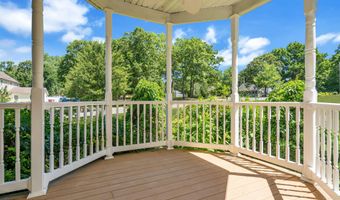 563 Vanderbilt Ave, Bayville, NJ 08721