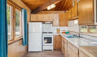 240 Black Point Rd, Alton, NH 03810