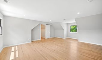 11 Budd Dr, Bethel, CT 06801