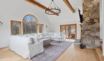 28 E Ridge Ct, Cheshire, CT 06410