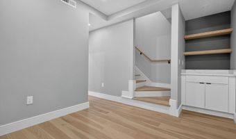 28 Amsden St 28, Arlington, MA 02474