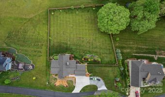 16 Enchanted Oak Ln, Alexander, NC 28701