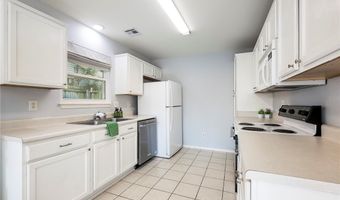 819 Tunbridge Dr, Bentonville, AR 72712