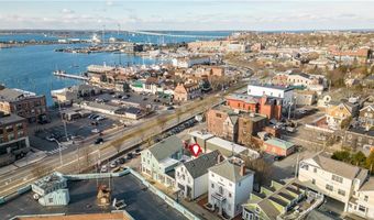 8 Franklin St 3, Newport, RI 02840
