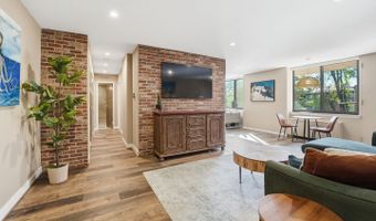 4390 LORCOM Ln #402, Arlington, VA 22207