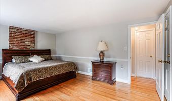 8710 LOWELL St, Bethesda, MD 20817