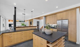4061 Thornoaks Dr, Ann Arbor, MI 48104