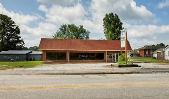 546 E Savannah St, Calhoun Falls, SC 29628