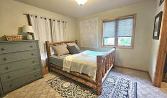 2510 Bobbie Dr, Aberdeen, SD 57401