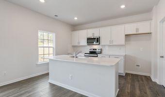 1040 Misty Creek Dr, Aberdeen, NC 28315