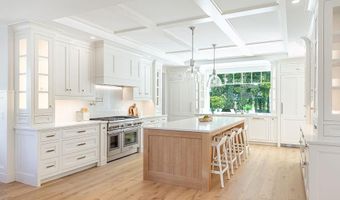 84 Coggeshall Ave, Newport, RI 02840