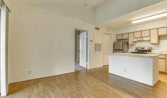 3305 WYNDHAM Cir 353, Alexandria, VA 22302