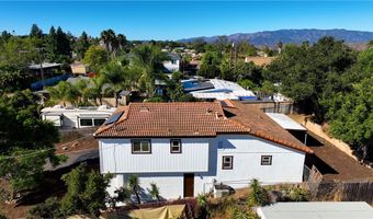 220 E Kalmia St, Fallbrook, CA 92028