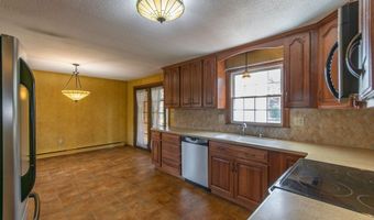 853 S West St, Agawam, MA 01030