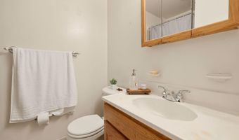 5141 BRADFIELD Dr, Annandale, VA 22003