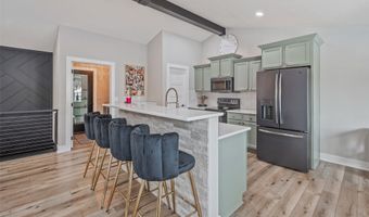321 32nd St SW, Altoona, IA 50009