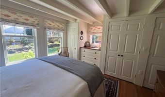 11 Harbor St, Jamestown, RI 02835
