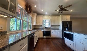 11 Treat St, Belfast, ME 04915