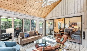 2 Haverhill Ct, Ann Arbor, MI 48105