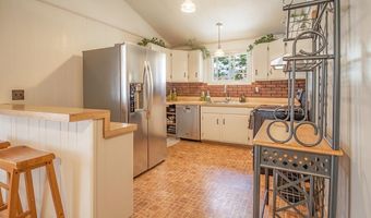 10 Belmont Dr, Barnstead, NH 03225