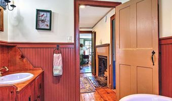 324 Pleasant St, East Providence, RI 02916