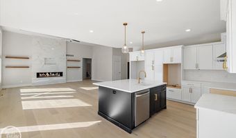 880 Hemlock Dr, Addison, MI 48370