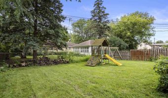 2605 W 8TH St, Appleton, WI 54911