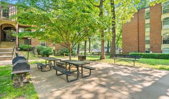 3378 WOODBURN Rd 11, Annandale, VA 22003