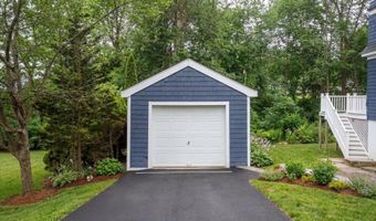 6 Juniper Ridge Dr, Danbury, CT 06811