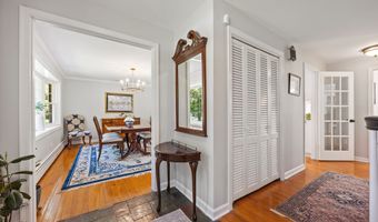 475 Riverside Dr, Cheshire, CT 06410
