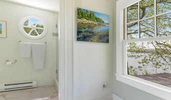 16 US-1, Falmouth, ME 04105