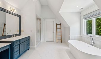 1 Willowbrook Ct, Bedford, NH 03110