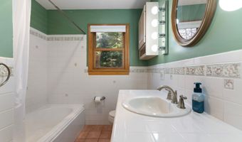 138 Wantastiquet Dr, Brattleboro, VT 05301