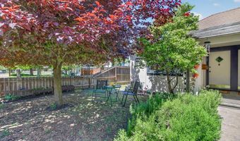 457 C St, Ashland, OR 97520