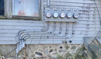 237 MILL St, Algoma, WI 54201