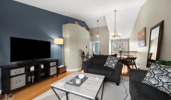 2696 S Embers Ln, Arlington Heights, IL 60005