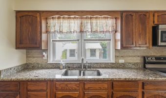 107 Vine St, Ashley, OH 43003