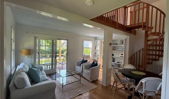 157 Briarwood Ave, Middletown, RI 02842