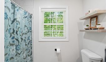 72 Wilbur Rd, Lincoln, RI 02865