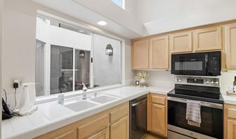 8925 Circle R View Ln, Escondido, CA 92026