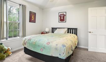 15 Roosevelt Dr, Bedford, NH 03110