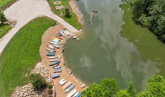 208 Berg Crossing Dr, Augusta, MO 63332