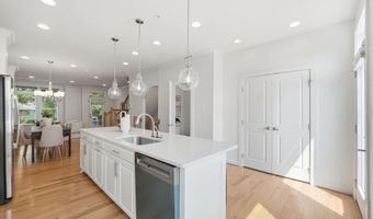 1149 S MONROE St, Arlington, VA 22204