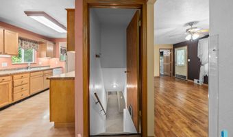 313 S 6th Ave, Brandon, SD 57005