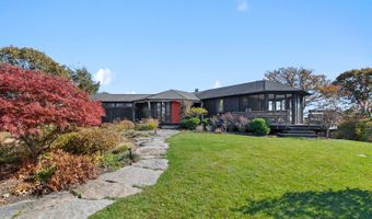 515 State Rd, Aquinnah, MA 02535