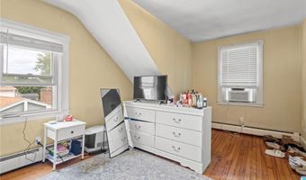 28 Crowell St, Cumberland, RI 02864