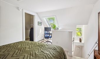72 Lakeview Ter Unit D, Burlington, VT 05401