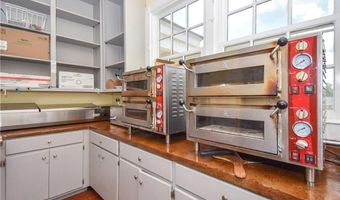 82 COURT Sq, Alexander City, AL 35010