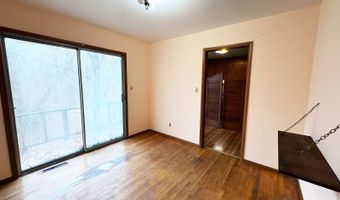 42 Walker St, Athens, OH 45701